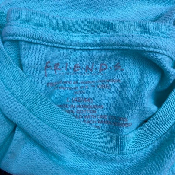 Friends Tee - Picture 4 of 5